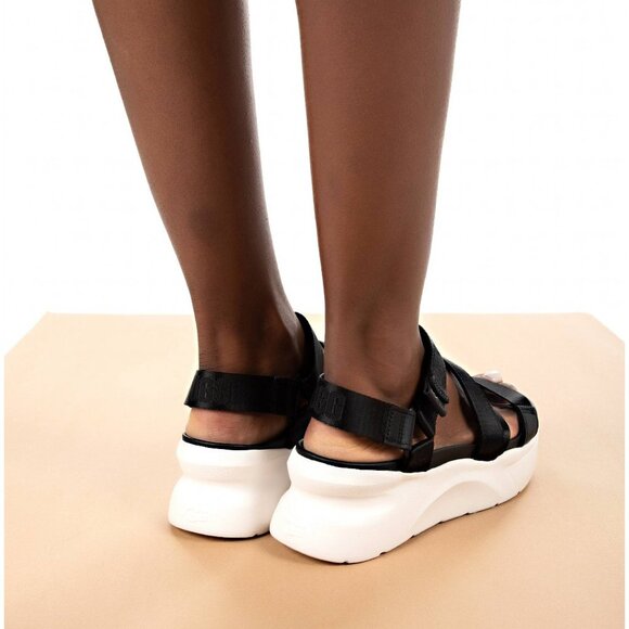UGG Women's LA Shores Ankle Strap Sandal - Picture 4 of 5